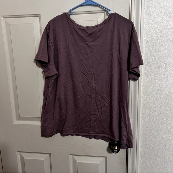 Torrid Happy Camper 1 1X Graphic Tee Feels Like Sushine Purpls Short Sleeve EUC - Picture 3 of 4